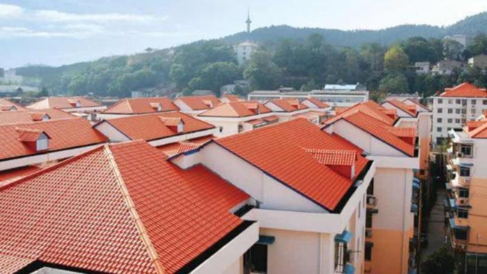 Αντοχή, ομορφιά, εξοικονόμηση ενέργειας με σύγχρονα κεραμίδια!